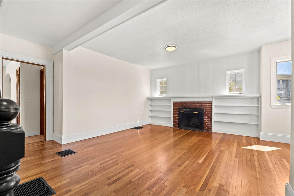28 Hawthorne Street Lynn, MA 01902 - Photo 8 of 34