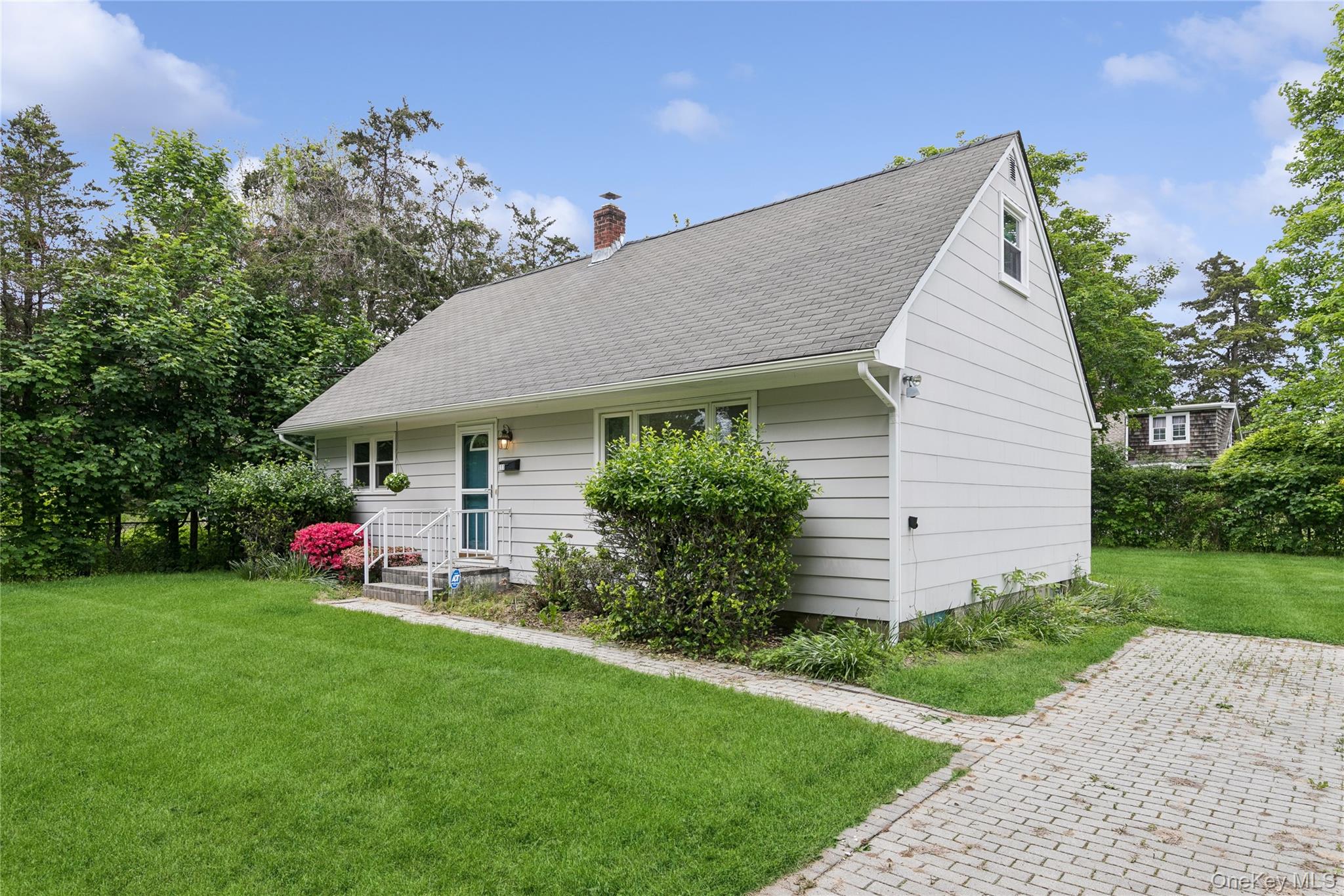 111 Miller Road Southampton, NY 11968 - Photo 3 of 29