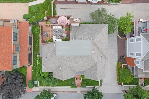 $1,095,000 | 206 East 30th Street, Kansas City, MO 64108