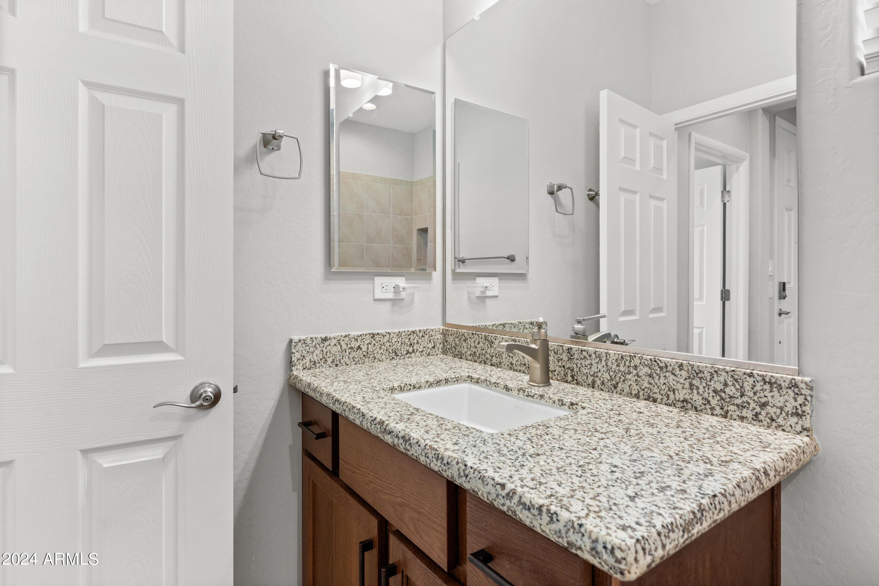 17500 East Cindercone Road Rio Verde, AZ 85263 - Photo 23 of 47 Guest or Second Bath