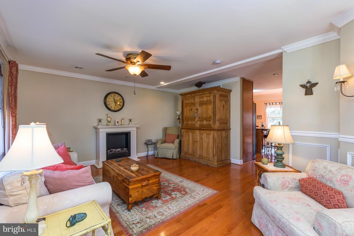 3103 Northwind Road Baltimore, MD 21234 - Photo 10 of 30 Living Room