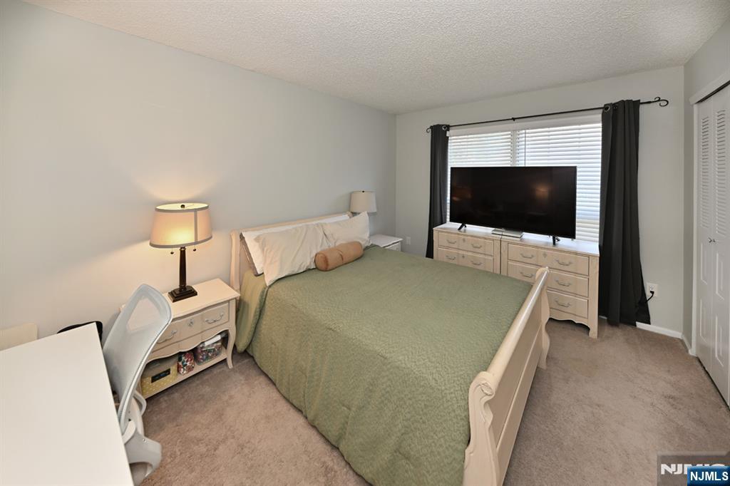 893 Tuliptree Court Mahwah, NJ 07430 - Photo 12 of 26