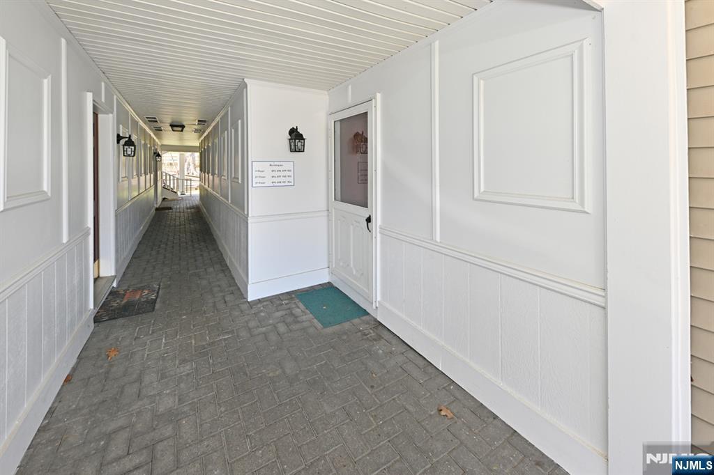 893 Tuliptree Court Mahwah, NJ 07430 - Photo 4 of 26