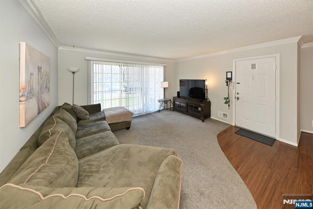 893 Tuliptree Court Mahwah, NJ 07430 - Photo 6 of 26