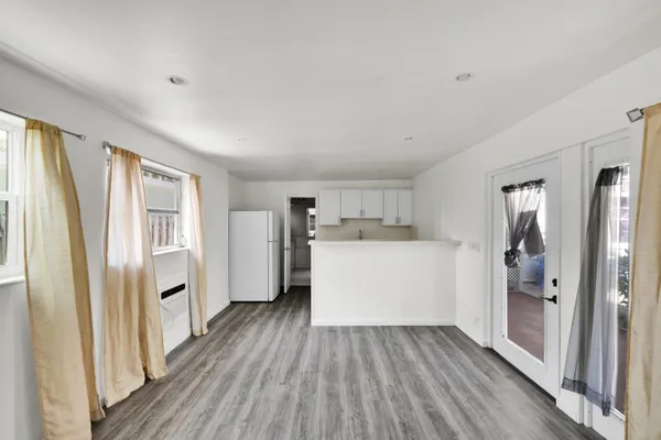 $1,795 | 132 East Central Boulevard, Unit 2, Lantana, FL 33462