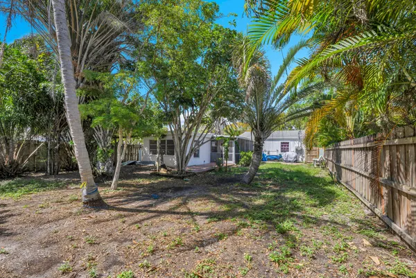 $1,795 | 132 East Central Boulevard, Unit 2, Lantana, FL 33462