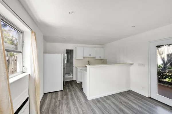 $1,795 | 132 East Central Boulevard, Unit 2, Lantana, FL 33462