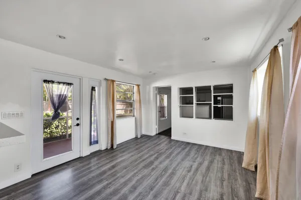 $1,795 | 132 East Central Boulevard, Unit 2, Lantana, FL 33462