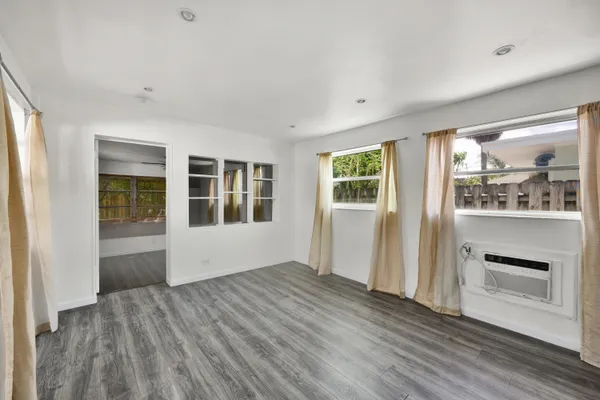 $1,795 | 132 East Central Boulevard, Unit 2, Lantana, FL 33462