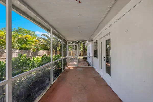 $1,795 | 132 East Central Boulevard, Unit 2, Lantana, FL 33462