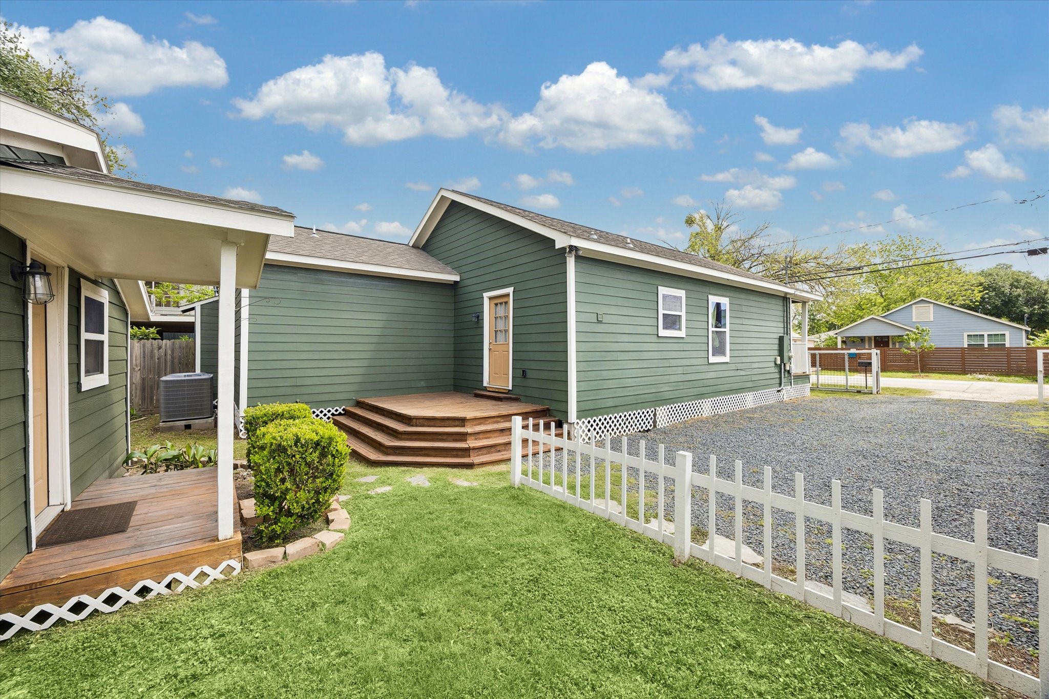 5105 Chapman Street Houston, TX 77009 - Photo 45 of 49 CASITA YARD