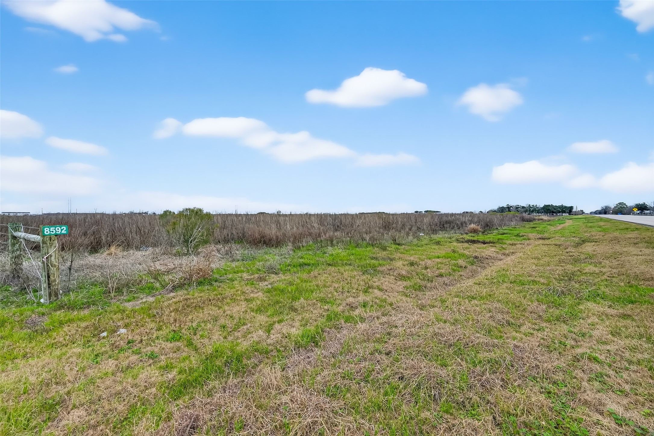 0 Tx-71 Garwood, TX 77442 - Photo 1 of 10 a view of an ocean and a mountain