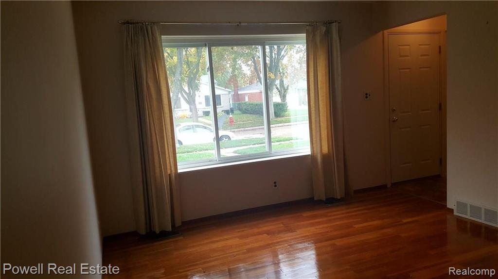 32906 Rosenbusch Drive Warren, MI 48088 - Photo 7 of 31