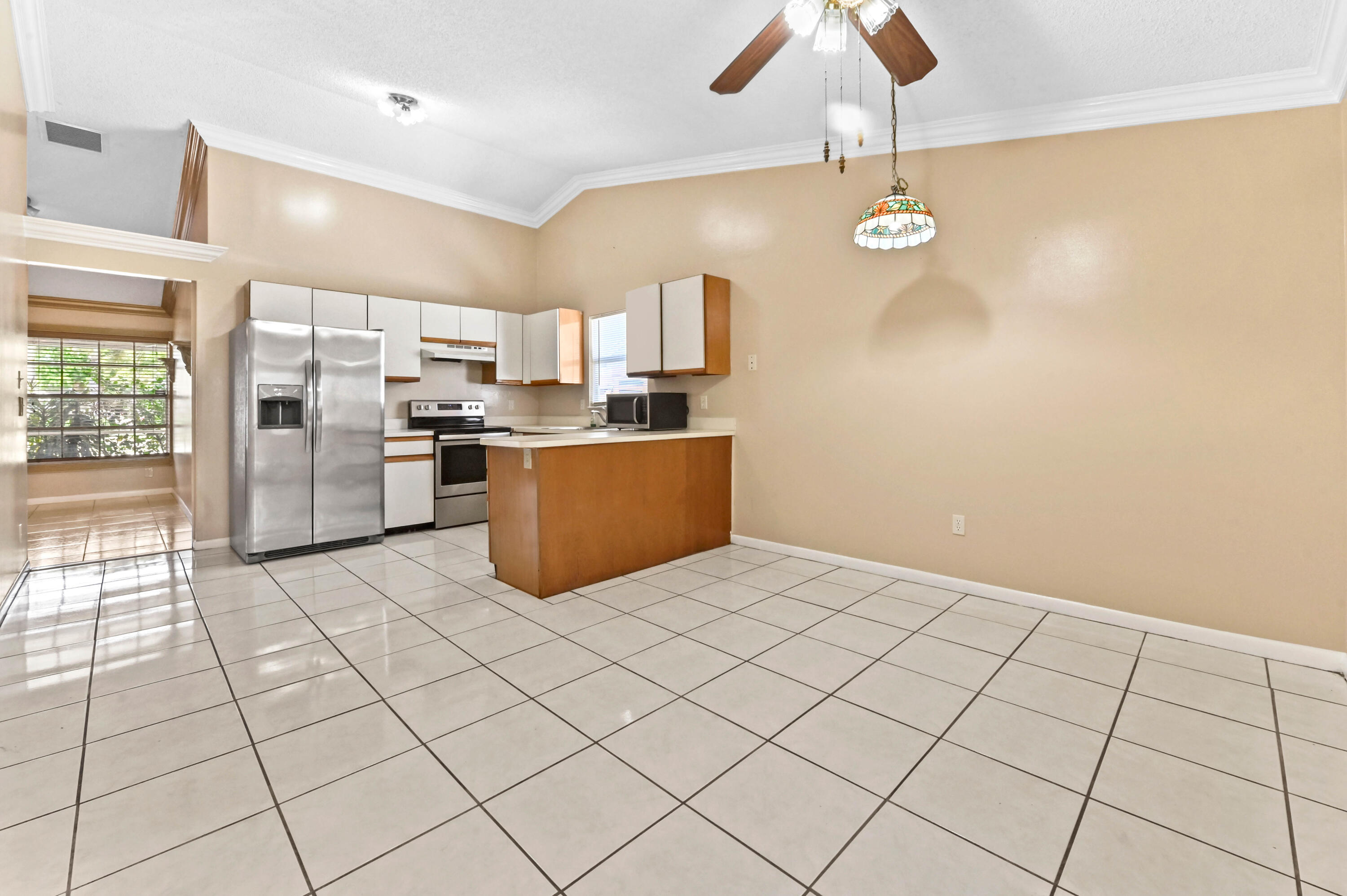 7898 Ridgewood Drive Lake Worth, FL 33467 - Photo 17 of 26 20 Dining room 01