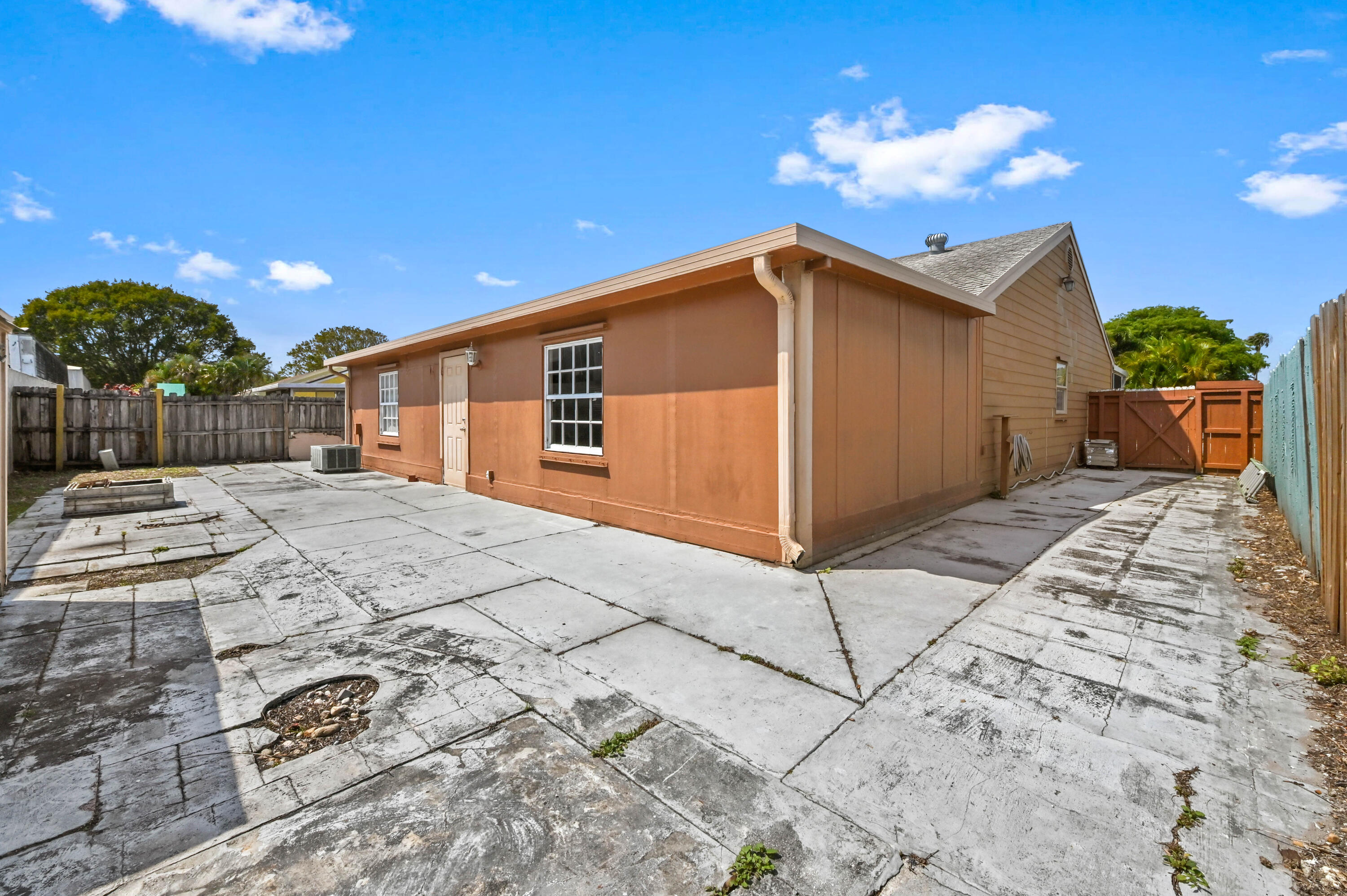 7898 Ridgewood Drive Lake Worth, FL 33467 - Photo 25 of 26 29 backyard 01