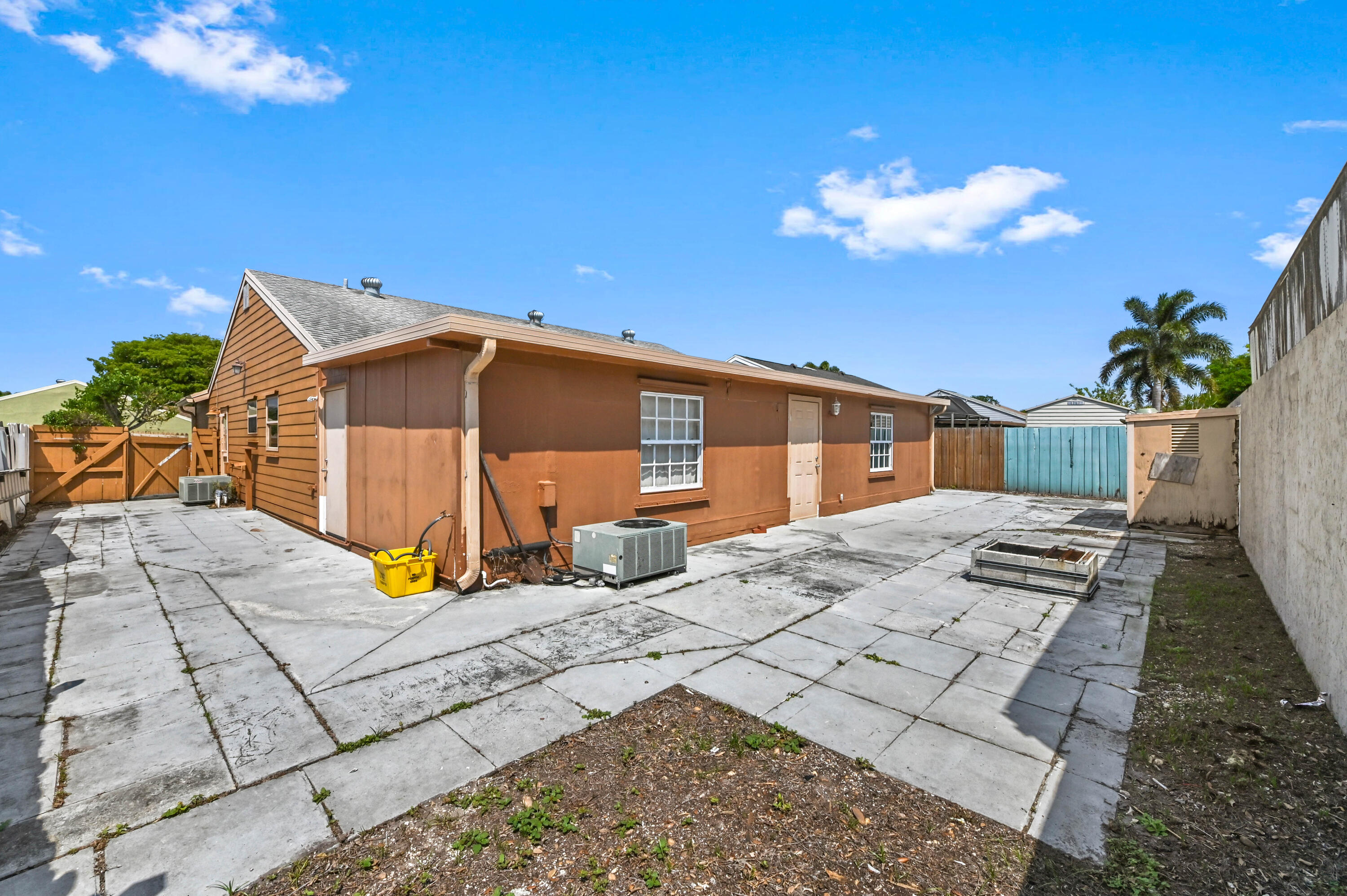 7898 Ridgewood Drive Lake Worth, FL 33467 - Photo 26 of 26 31 backyard 03
