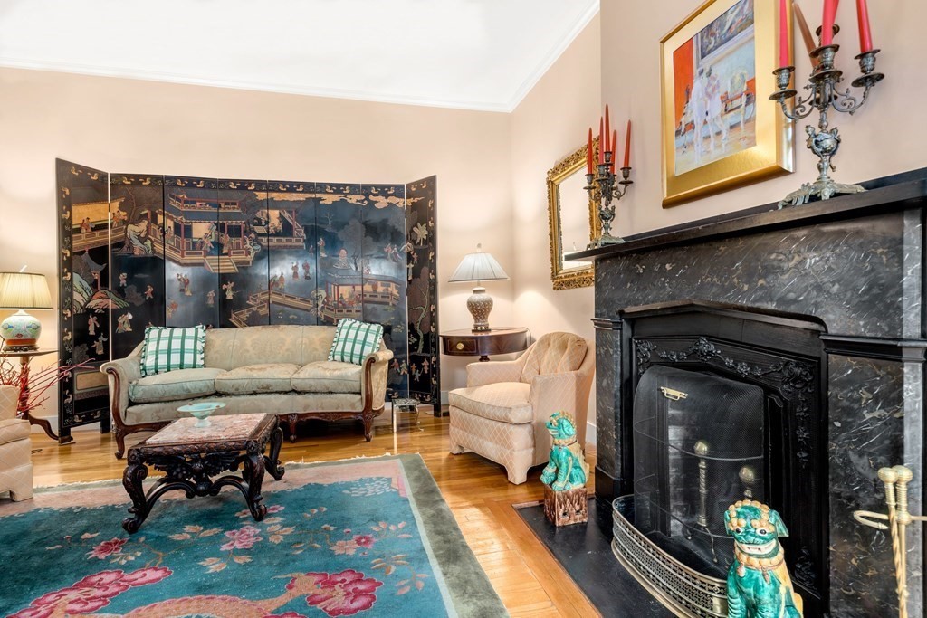15 Temple Street, Unit 1 Boston, MA 02114 - Photo 4 of 13
