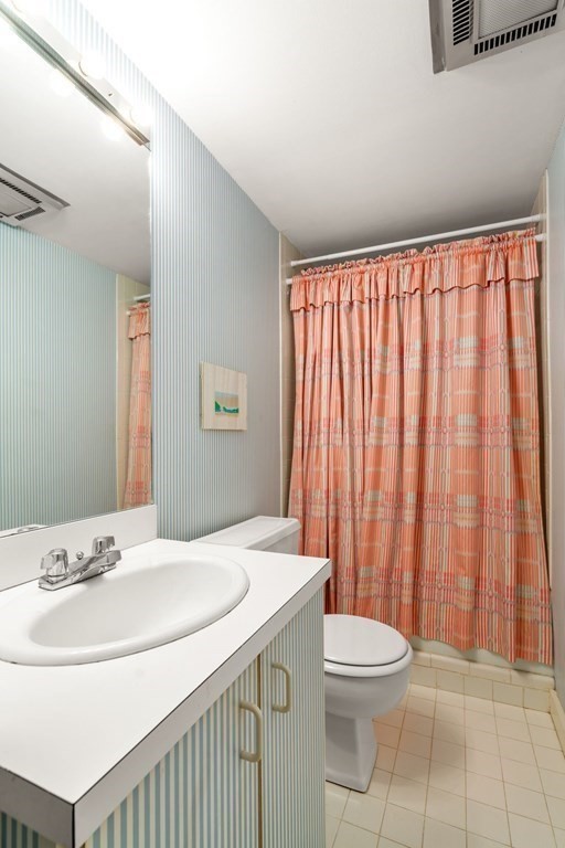15 Temple Street, Unit 1 Boston, MA 02114 - Photo 10 of 13