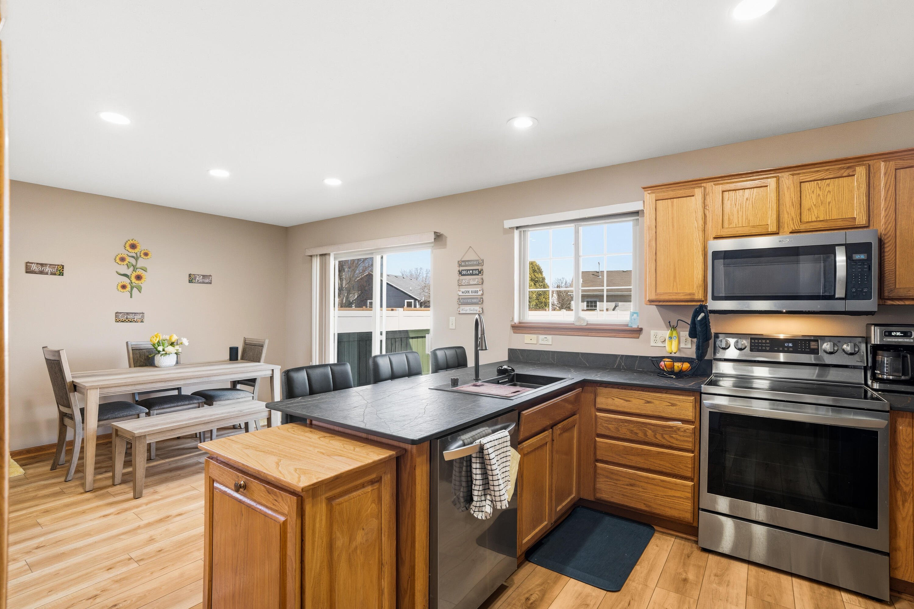 3533 Rivers Crossing Drive Waukesha, WI 53189 - Photo 3 of 27 New Floor & Countertops