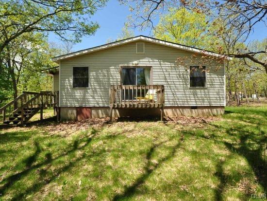 529 Hummingbird Court Bushkill, PA 18324 - Photo 3 of 6 Gallery Image 3