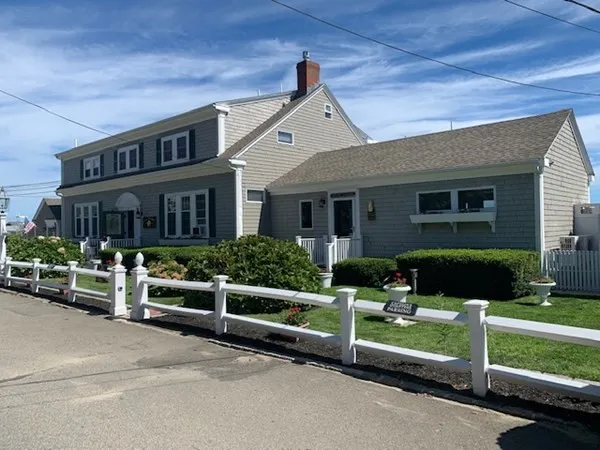 $10,500,000 | 47 East Chop Drive, Oak Bluffs, MA 02557