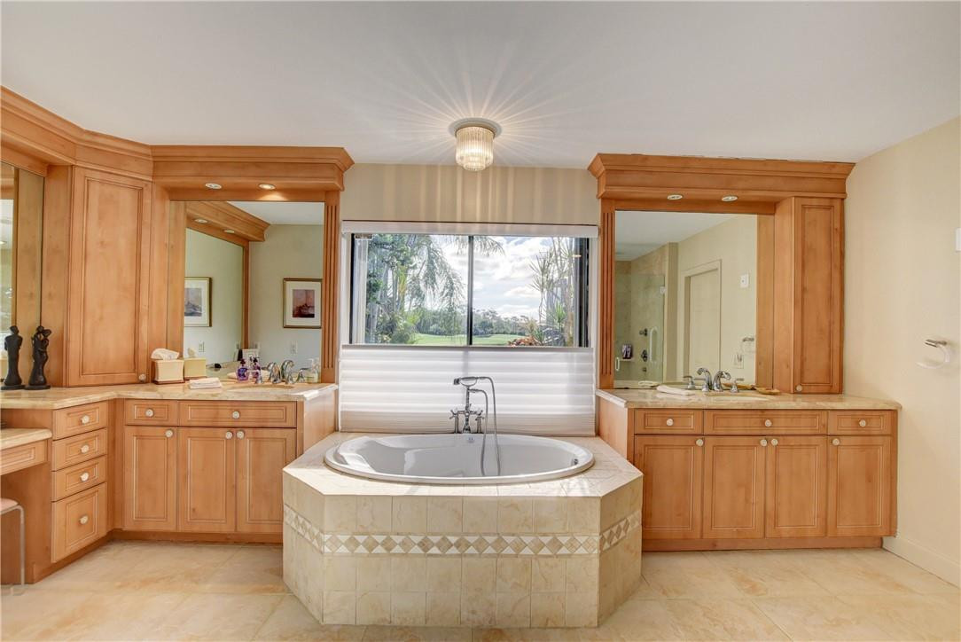 10947 Boca Woods Lane Boca Raton, FL 33428 - Photo 21 of 35 Photo 21