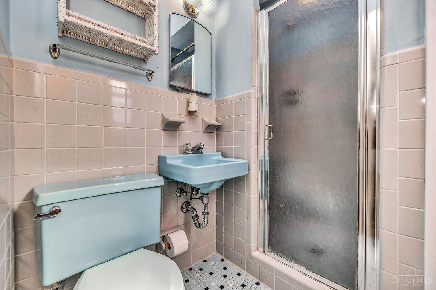 2242 Townsend Road Cincinnati, OH 45238 - Photo 20 of 35