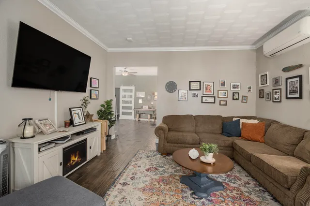 $306,000 | 305 5th Street, Manistee, MI 49660