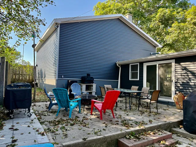 $306,000 | 305 5th Street, Manistee, MI 49660