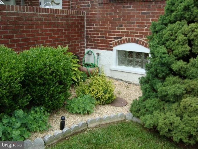 742 Old Riverside Road Brooklyn, MD 21225 - Photo 14 of 30 Garden off front porch