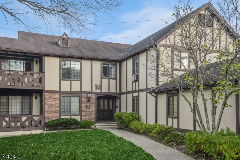 15 Kensington Road Chatham, NJ 07928 - Photo 4 of 20