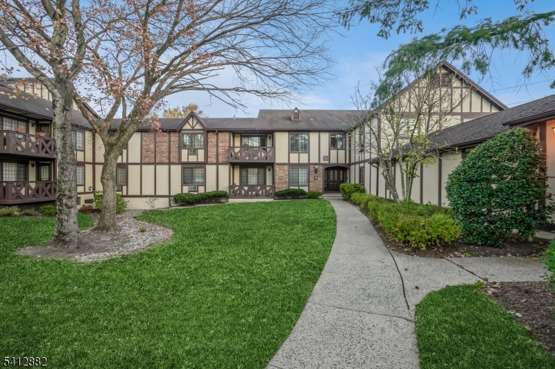 15 Kensington Road Chatham, NJ 07928 - Photo 5 of 20