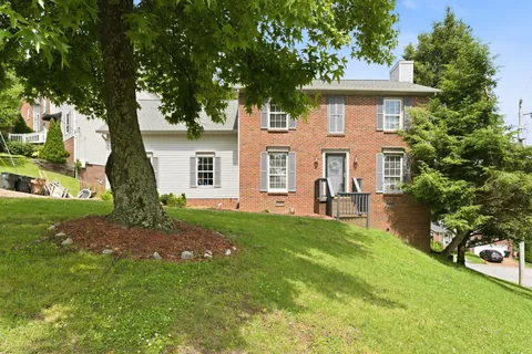 $439,900 | 1716 Champions Drive, Nashville, TN 37211