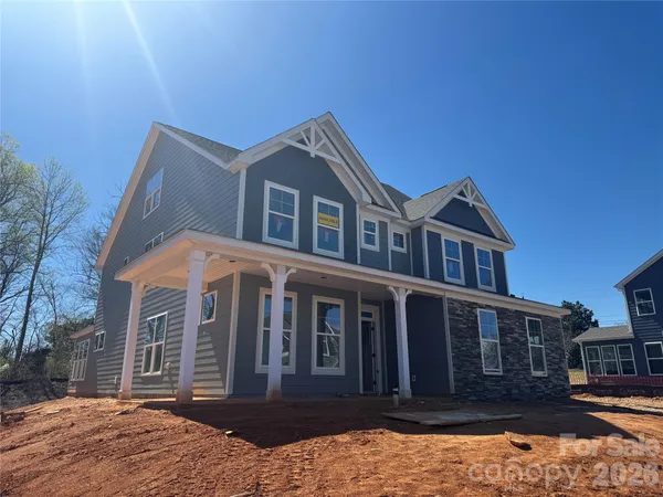a view of empty room with windows