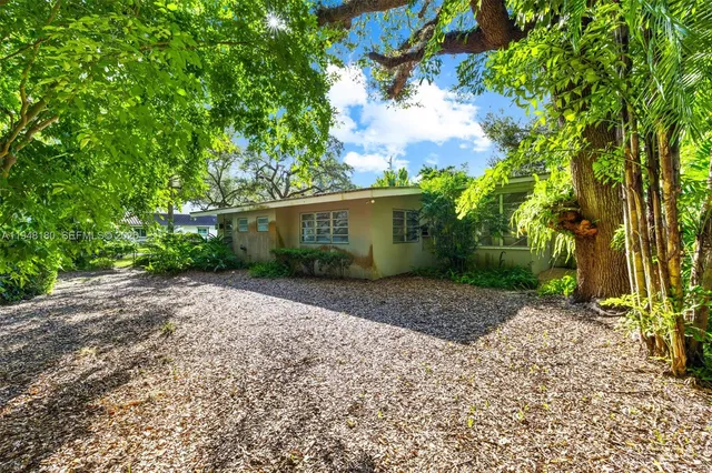 $2,250,000 | 5335 Southwest 74th Street, Miami, FL 33143