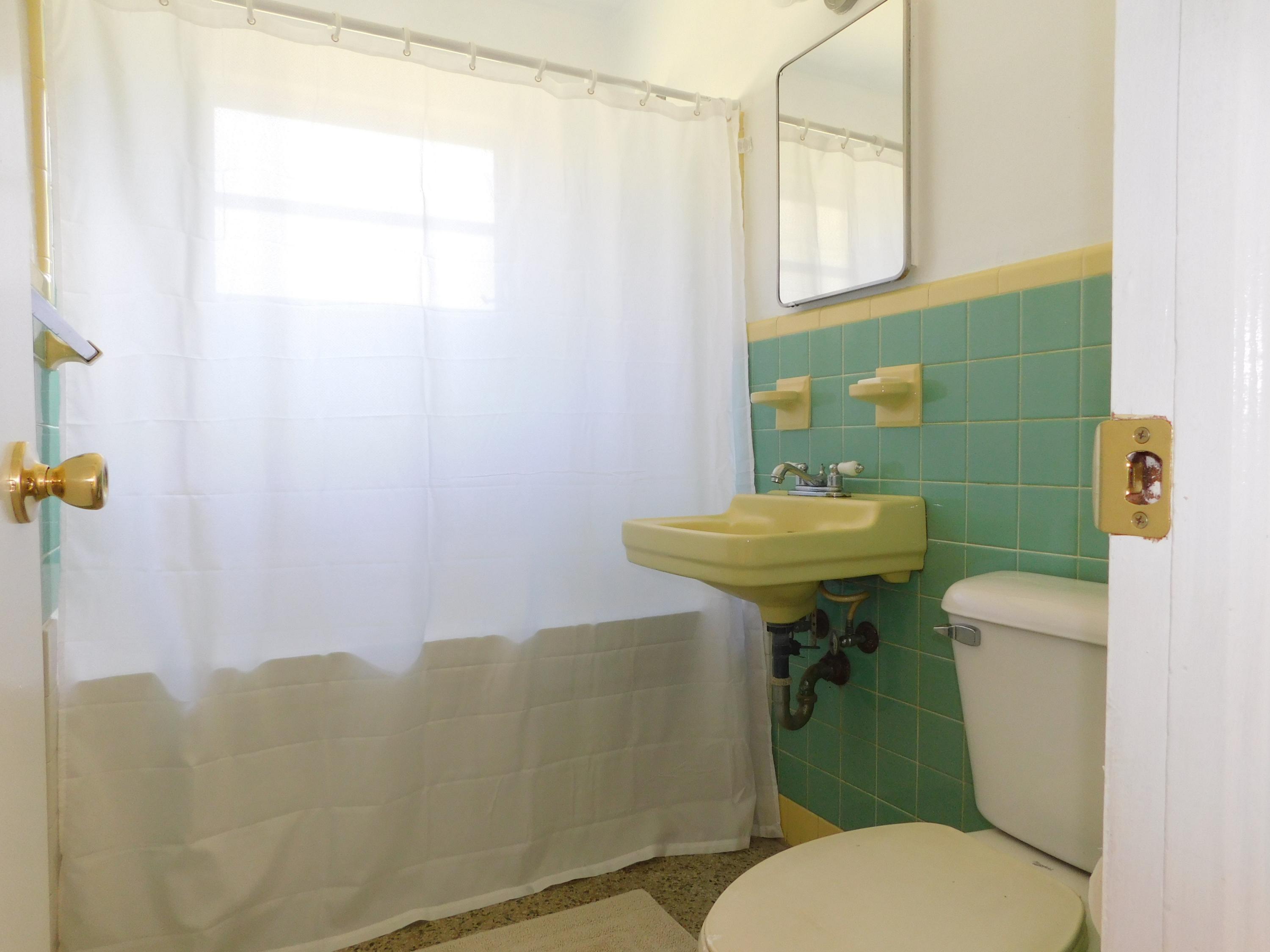 7805 Hibiscus Road Fort Pierce, FL 34951 - Photo 15 of 15 guestbath