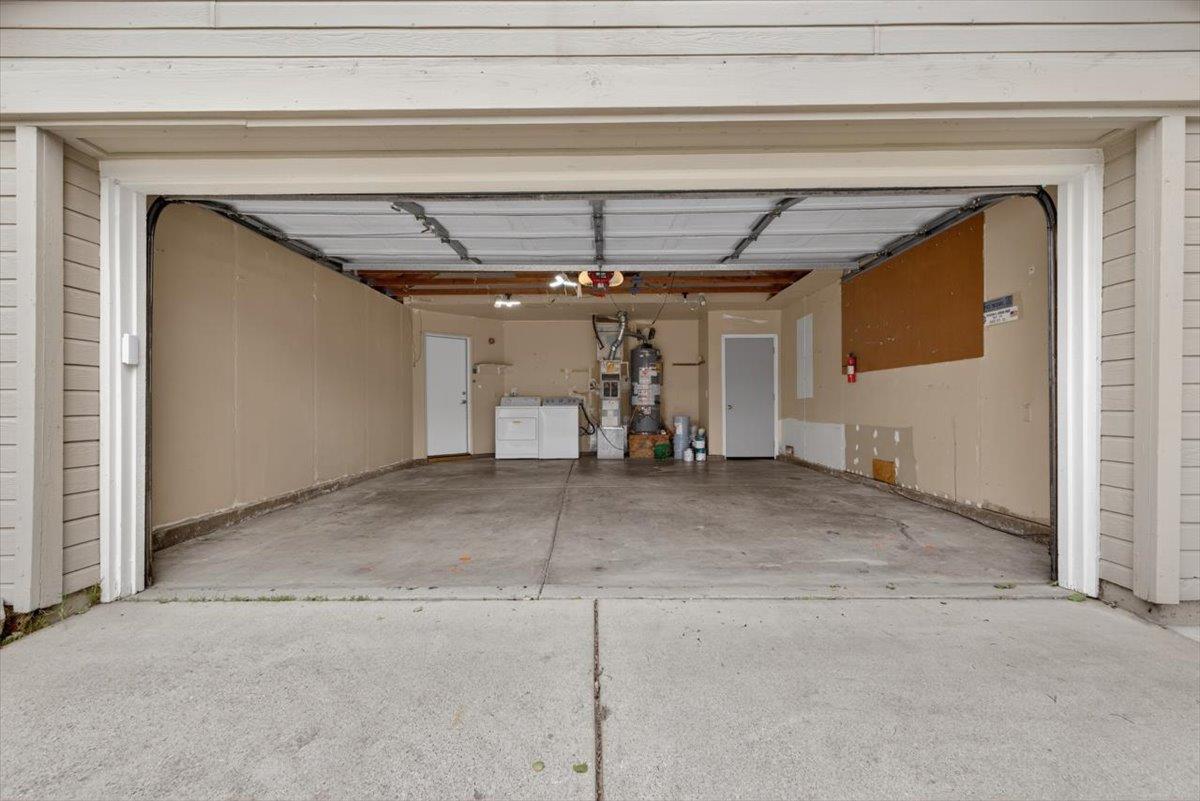 4353 Country Run Way Antelope, CA 95843 - Photo 23 of 28 a view of garage