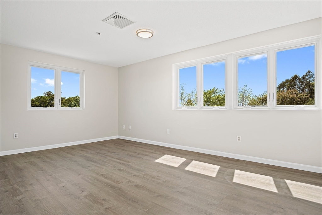 36 Dunham Road, Unit 309 Beverly, MA 01915 - Photo 14 of 34 Gallery Image 14