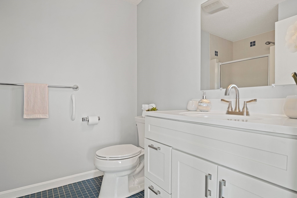 36 Dunham Road, Unit 309 Beverly, MA 01915 - Photo 15 of 34 Gallery Image 15