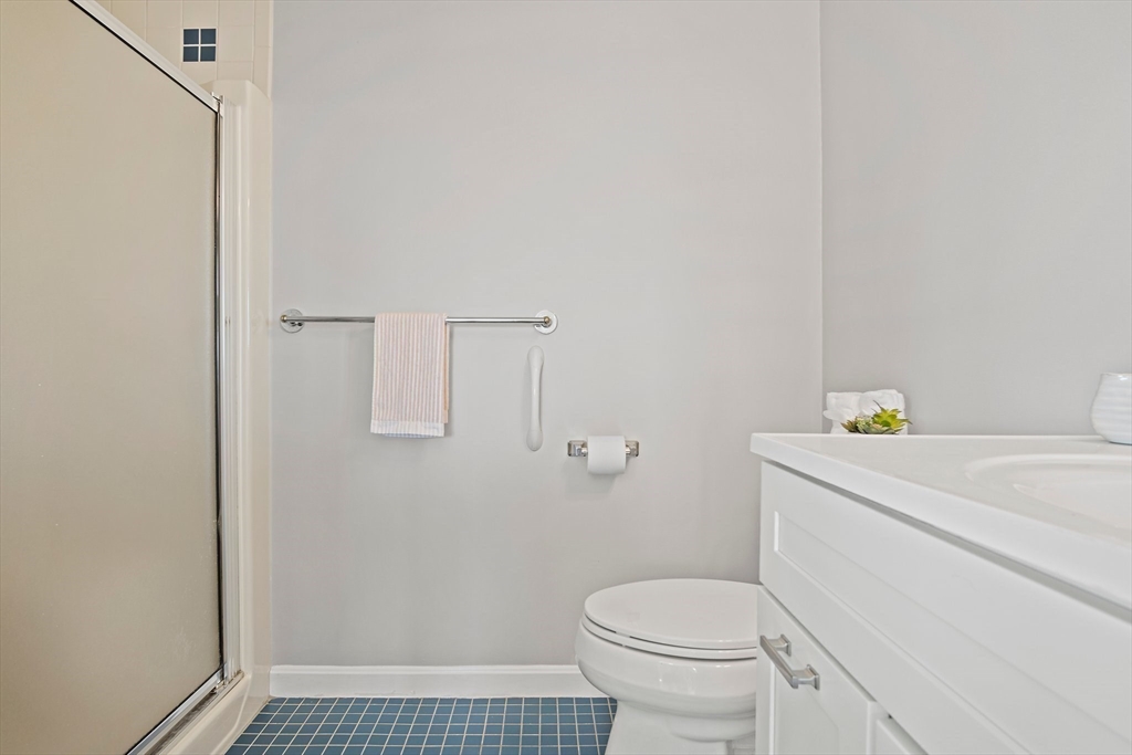 36 Dunham Road, Unit 309 Beverly, MA 01915 - Photo 16 of 34 Gallery Image 16