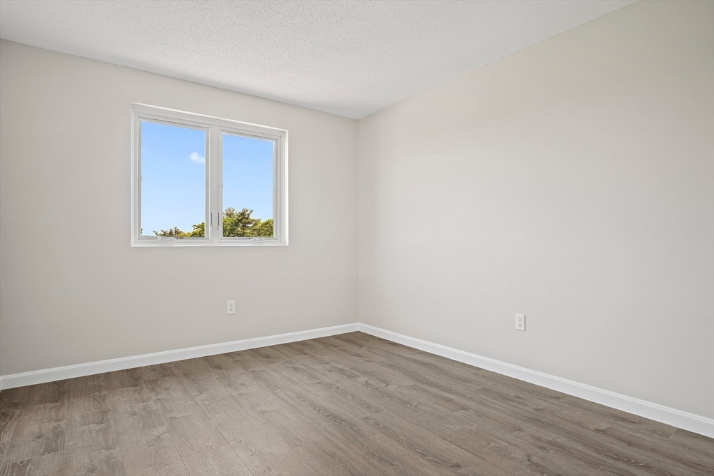 36 Dunham Road, Unit 309 Beverly, MA 01915 - Photo 20 of 34 Gallery Image 20