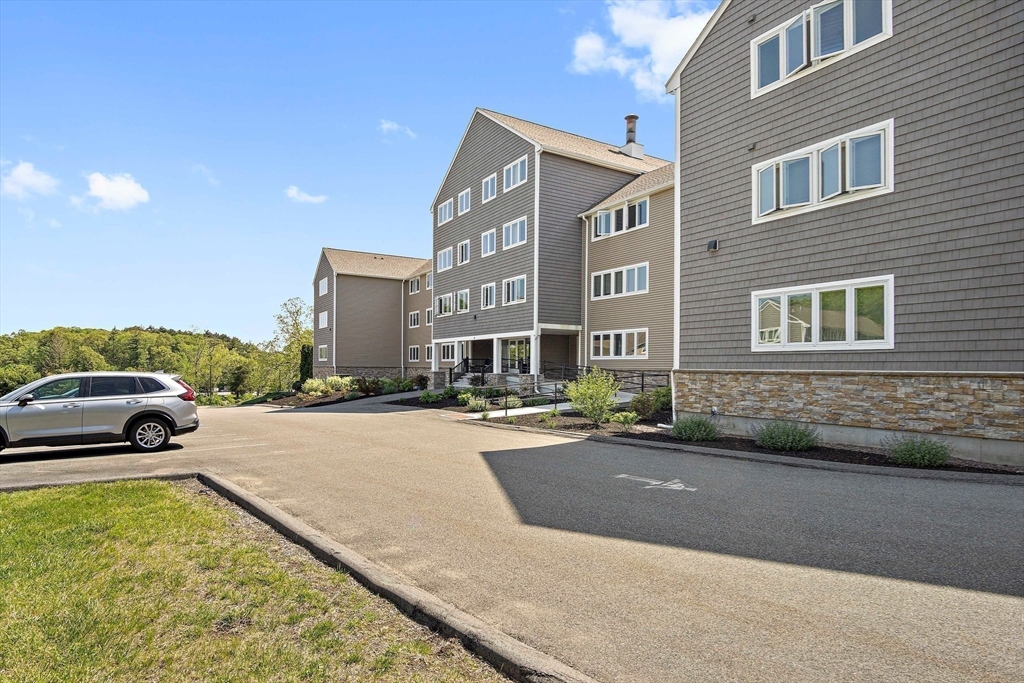 36 Dunham Road, Unit 309 Beverly, MA 01915 - Photo 29 of 34 Gallery Image 29