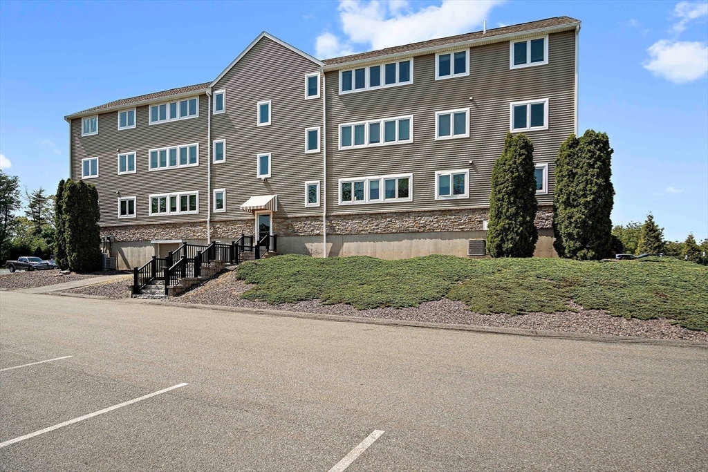 36 Dunham Road, Unit 309 Beverly, MA 01915 - Photo 30 of 34 Gallery Image 30