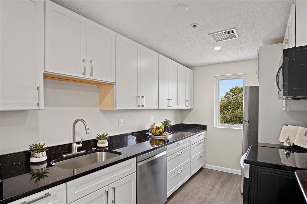 36 Dunham Road, Unit 309 Beverly, MA 01915 - Photo 3 of 34 Gallery Image 3