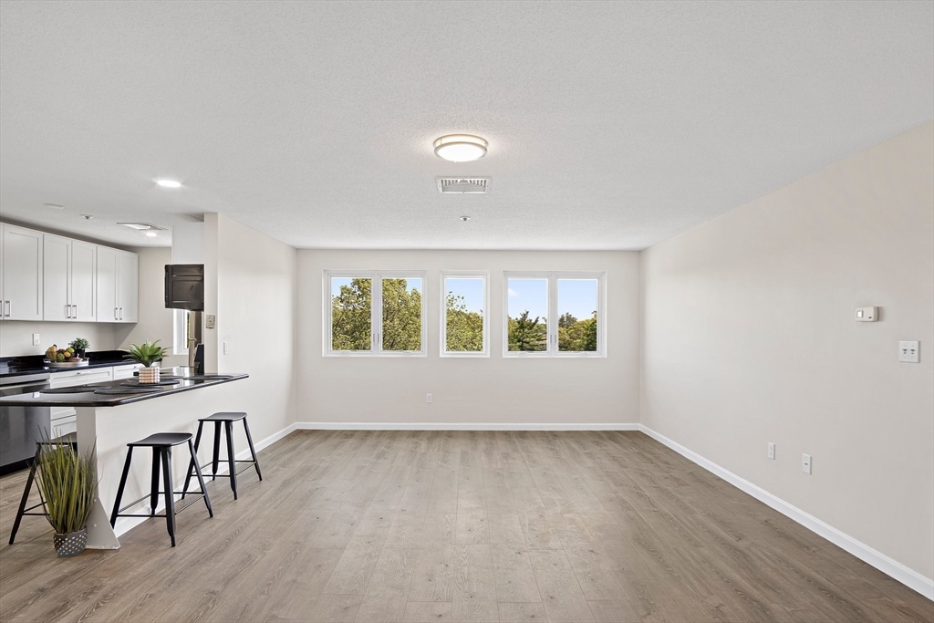 36 Dunham Road, Unit 309 Beverly, MA 01915 - Photo 6 of 34 Gallery Image 6