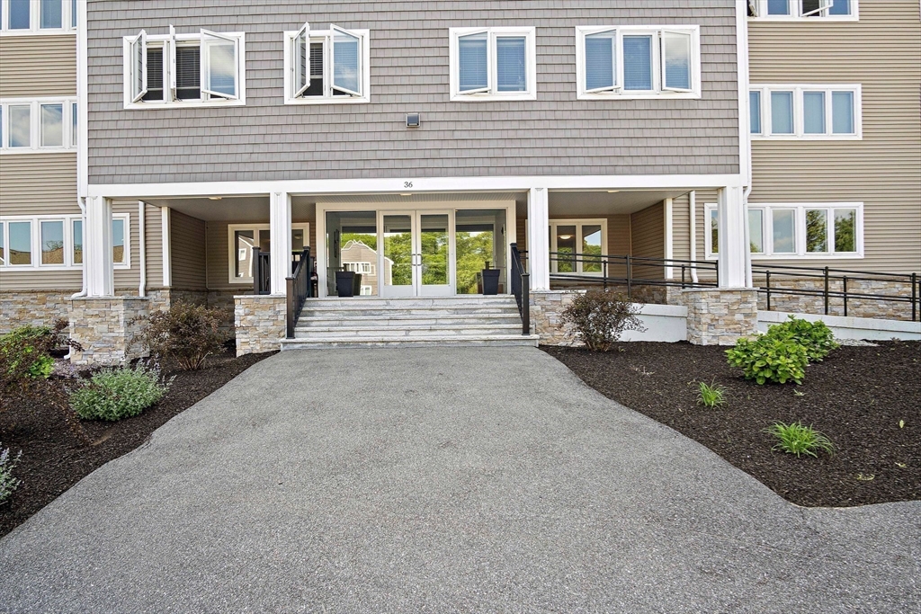 36 Dunham Road, Unit 309 Beverly, MA 01915 - Photo 9 of 34 Gallery Image 9