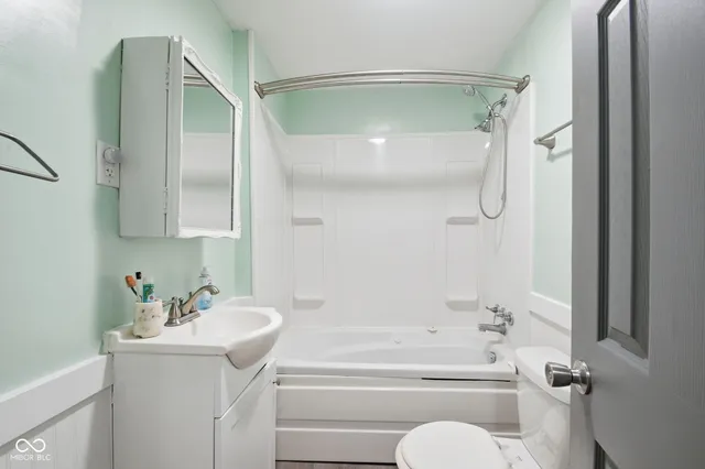 $158,000 | 9 Dixie Drive, Anderson, IN 46016