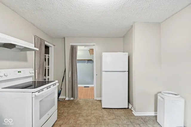 $158,000 | 9 Dixie Drive, Anderson, IN 46016