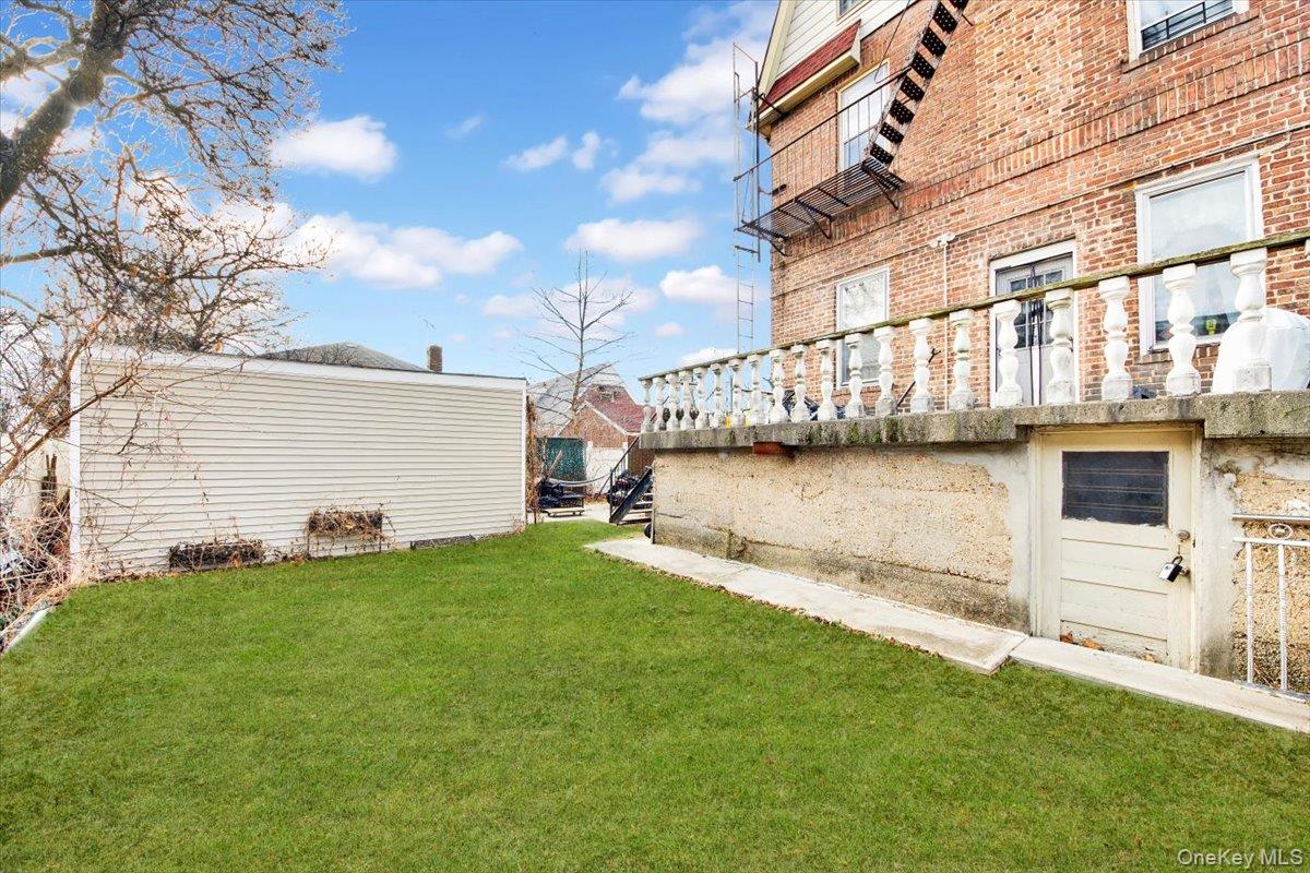 2312 Morgan Avenue Bronx, NY 10469 - Photo 34 of 36 View of grassy yard