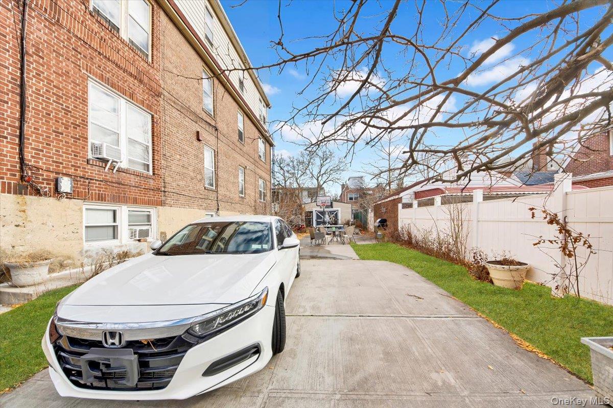 2312 Morgan Avenue Bronx, NY 10469 - Photo 36 of 36